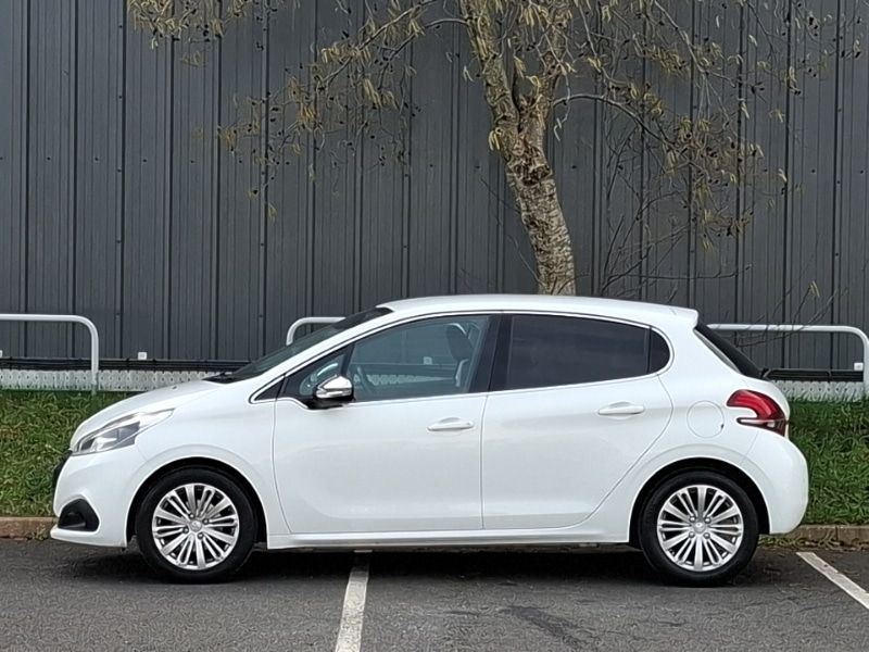 Used Peugeot 208 2018 for sale - 77816290: Photo 4