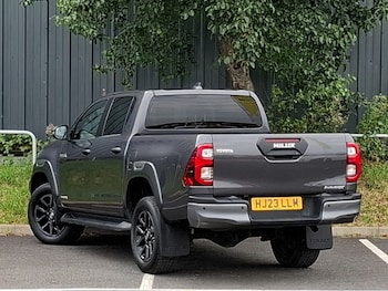 Used Toyota Hilux 2023 for sale - 75562405: Photo