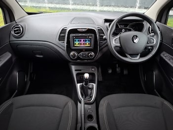 Used Renault Captur 2019 for sale - 77548885: Photo