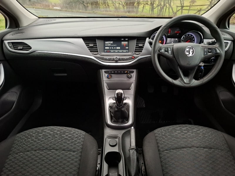 Used Vauxhall Astra 2016 for sale - 77265144: Photo 2