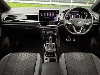 Used Volkswagen T-Roc 2024 for sale - 76970405: Photo