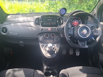 Used Abarth 695 2023 for sale - 78723708: Photo