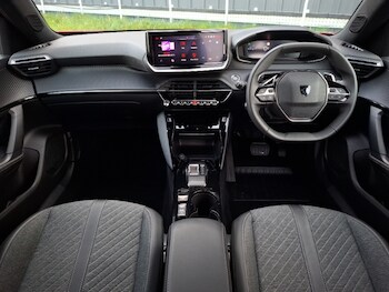 Used Peugeot 2008 2023 for sale - 77767403: Photo