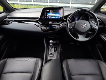 Used Toyota C-HR 2018 for sale - 77405186: Photo