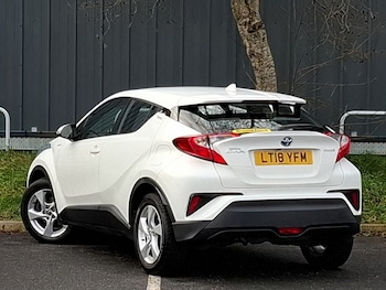 Used Toyota C-HR 2018 for sale - 77405186: Photo