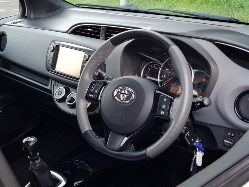 Used Toyota Yaris 2016 for sale - 77969198: Photo 12