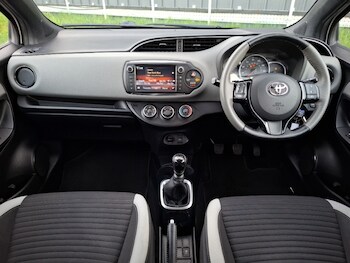 Used Toyota Yaris 2016 for sale - 77969198: Photo