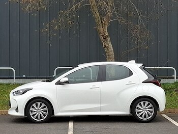 Used Toyota Yaris 2023 for sale - 77605776: Photo