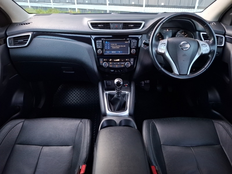 Used Nissan Qashqai 2017 for sale - 77352558: Photo 2