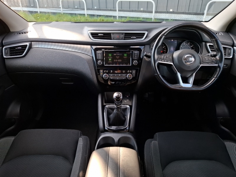 Used Nissan Qashqai 2018 for sale - 77751123: Photo 2