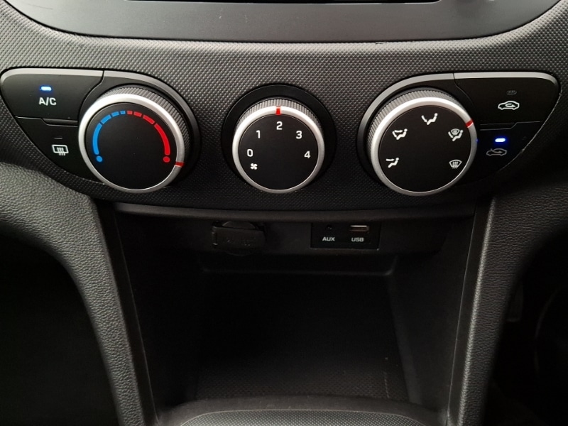 Used Hyundai i10 2018 for sale - 76928496: Photo 15