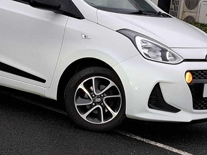 Used Hyundai i10 2018 for sale - 76928496: Photo 9