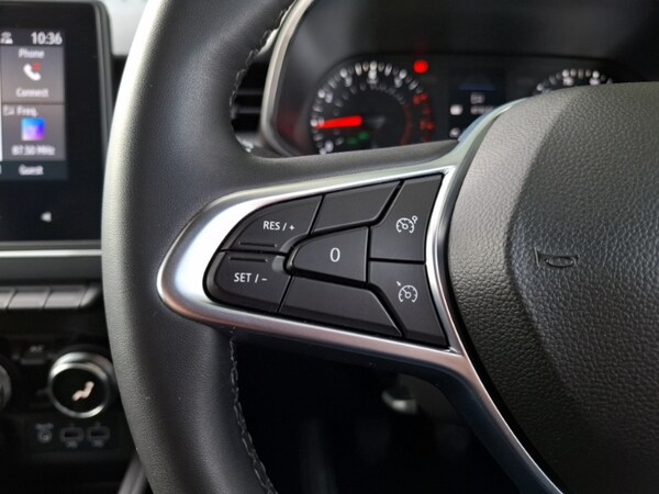 Used Renault Clio 2021 for sale - 76183597: Photo 17