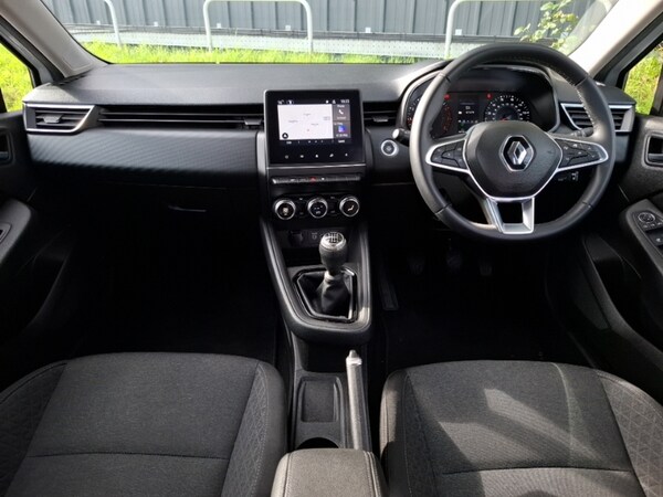 Used Renault Clio 2021 for sale - 76183597: Photo 2