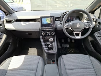 Used Renault Clio 2025 for sale - 79610553: Photo