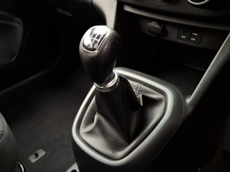 Used Hyundai i10 2018 for sale - 76537183: Photo 14