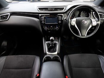 Used Nissan Qashqai 2017 for sale - 77881767: Photo