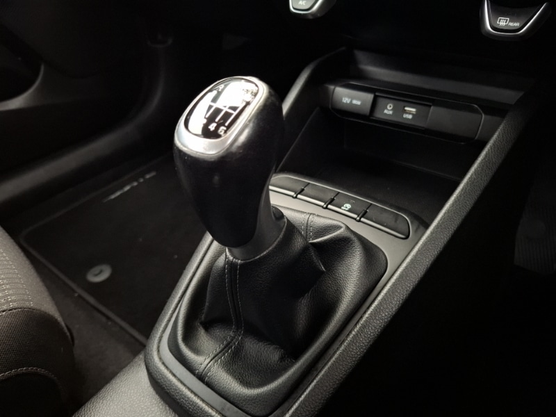 Used Kia Stonic 2018 for sale - 76403699: Photo 14