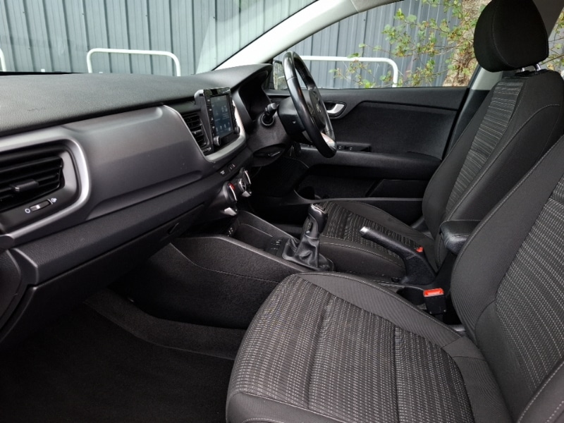 Used Kia Stonic 2018 for sale - 76403699: Photo 5