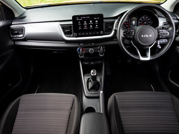 Used Kia Stonic 2023 for sale - 76221166: Photo 2