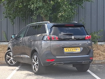 Used Peugeot 5008 2023 for sale - 79447523: Photo