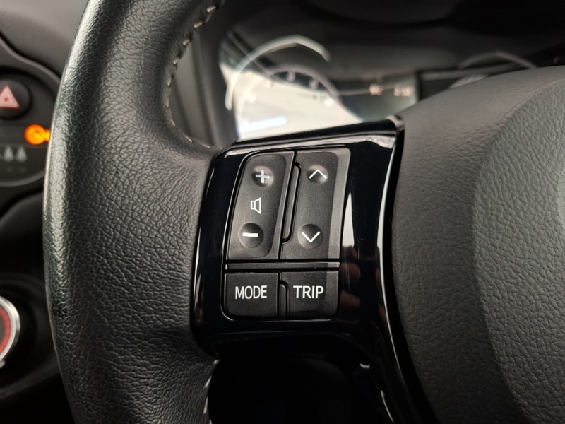 Used Toyota Yaris 2018 for sale - 77333616: Photo 17