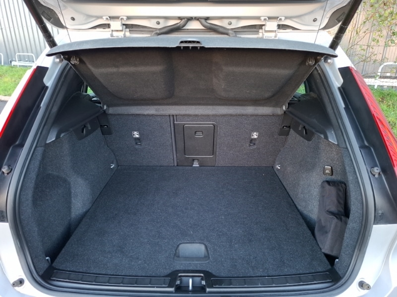 Used Volvo XC40 2022 for sale - 76630472: Photo 8