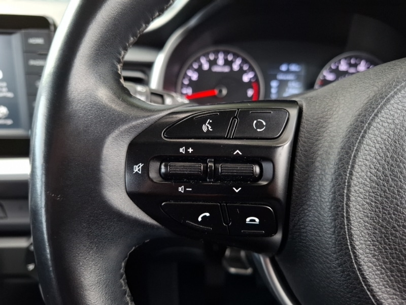 Used Kia Stonic 2018 for sale - 76464998: Photo 17