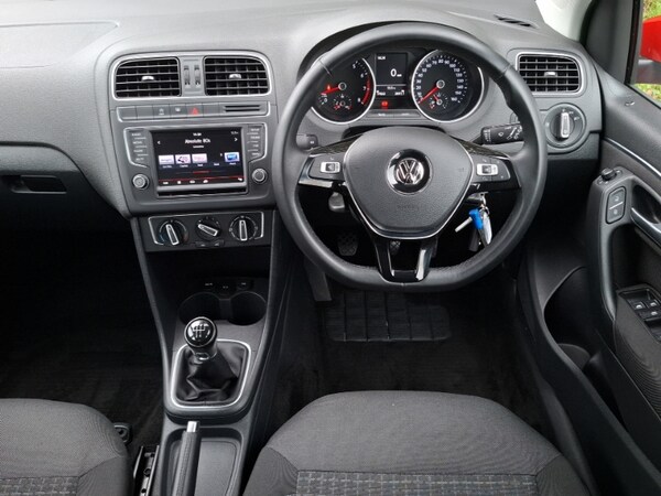Used Volkswagen Polo 2015 for sale - 76309170: Photo 7