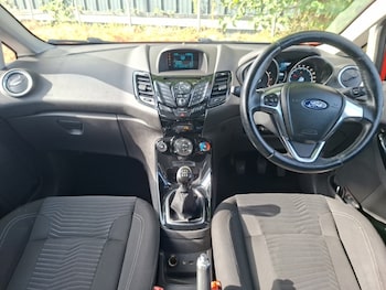 Used Ford Fiesta 2015 for sale - 79420430: Photo