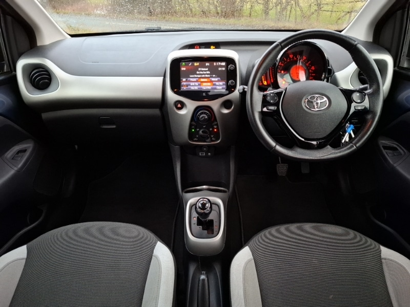 Used Toyota AYGO 2018 for sale - 77453838: Photo 2