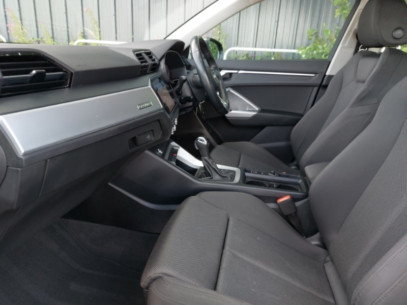 Used Audi Q3 2019 for sale - 76383934: Photo 5