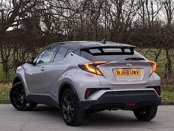 Used Toyota C-HR 2018 for sale - 77556215: Photo