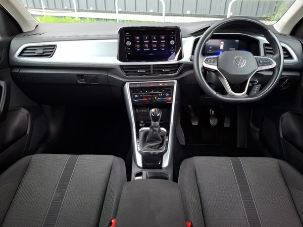 Used Volkswagen T-Roc 2022 for sale - 76108168: Photo 2