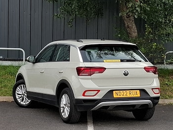 Used Volkswagen T-Roc 2022 for sale - 76108168: Photo 3