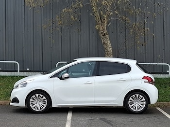 Used Peugeot 208 2018 for sale - 77751160: Photo