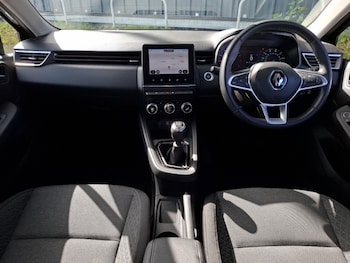 Used Renault Clio 2021 for sale - 75882591: Photo