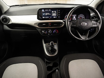 Used Hyundai i10 2021 for sale - 76889370: Photo