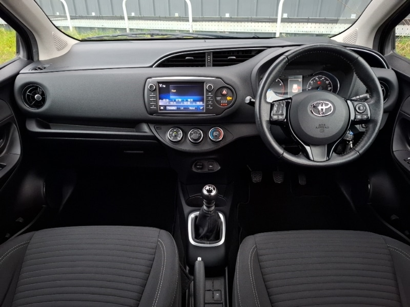 Used Toyota Yaris 2018 for sale - 77278177: Photo 2