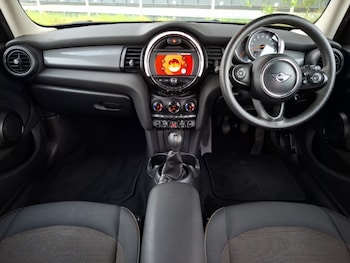 Used MINI Hatch 2019 for sale - 75971956: Photo