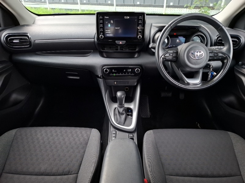 Used Toyota Yaris 2022 for sale - 76150759: Photo 2