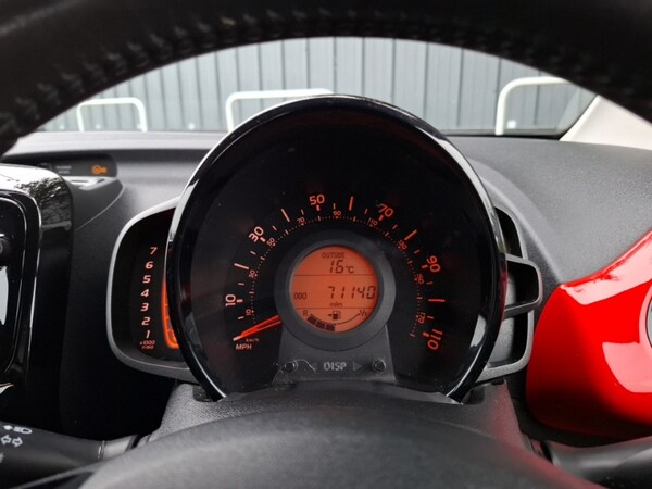 Used Toyota AYGO 2015 for sale - 76199150: Photo 19