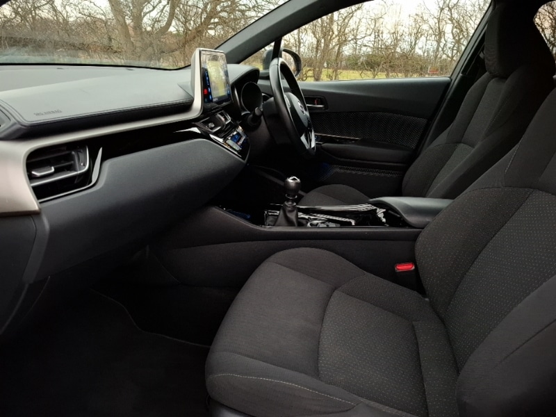 Used Toyota C-HR 2018 for sale - 77304135: Photo 5