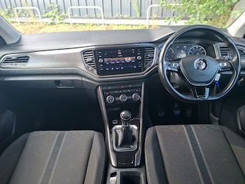 Used Volkswagen T-Roc 2020 for sale - 79393505: Photo