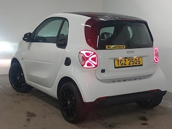 Used smart fortwo 2020 for sale - 77956500: Photo