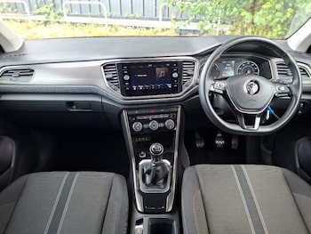 Used Volkswagen T-Roc 2019 for sale - 79440114: Photo