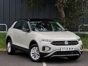 Used Volkswagen T-Roc 2024 for sale - 76238250: Photo