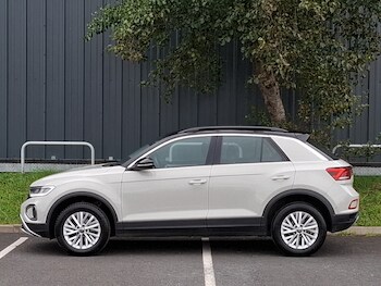 Used Volkswagen T-Roc 2024 for sale - 76238250: Photo