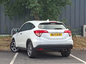 Used Honda HR-V 2017 for sale - 79393494: Photo