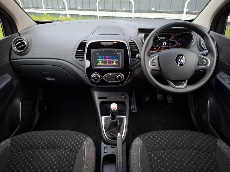 Used Renault Captur 2018 for sale - 77439270: Photo 2